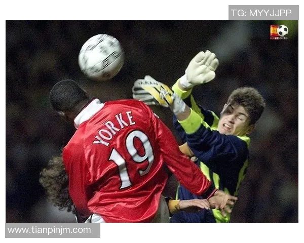 聚焦世界足坛巨星传奇成长轨迹与巅峰荣耀全景解析精彩瞬间展现录